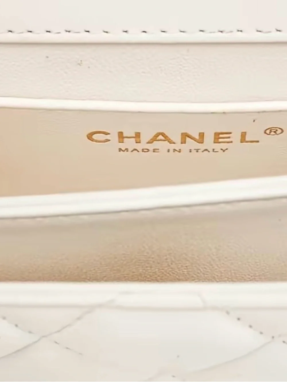 CHANEL White Quilted Shoulder Bag with Gold Chain & CC Logo